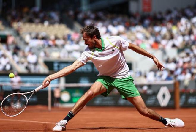 关于Dota2选手爆冷获胜，专家预测失准的信息