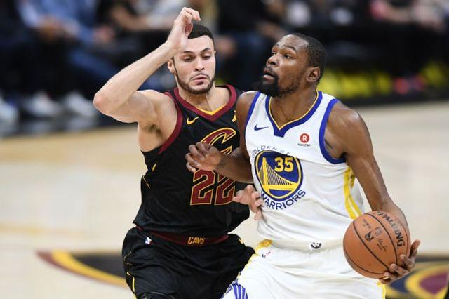 新疆队翻盘太阳,詹姆斯带队取胜 新疆队翻盘太阳,詹姆斯带队取胜