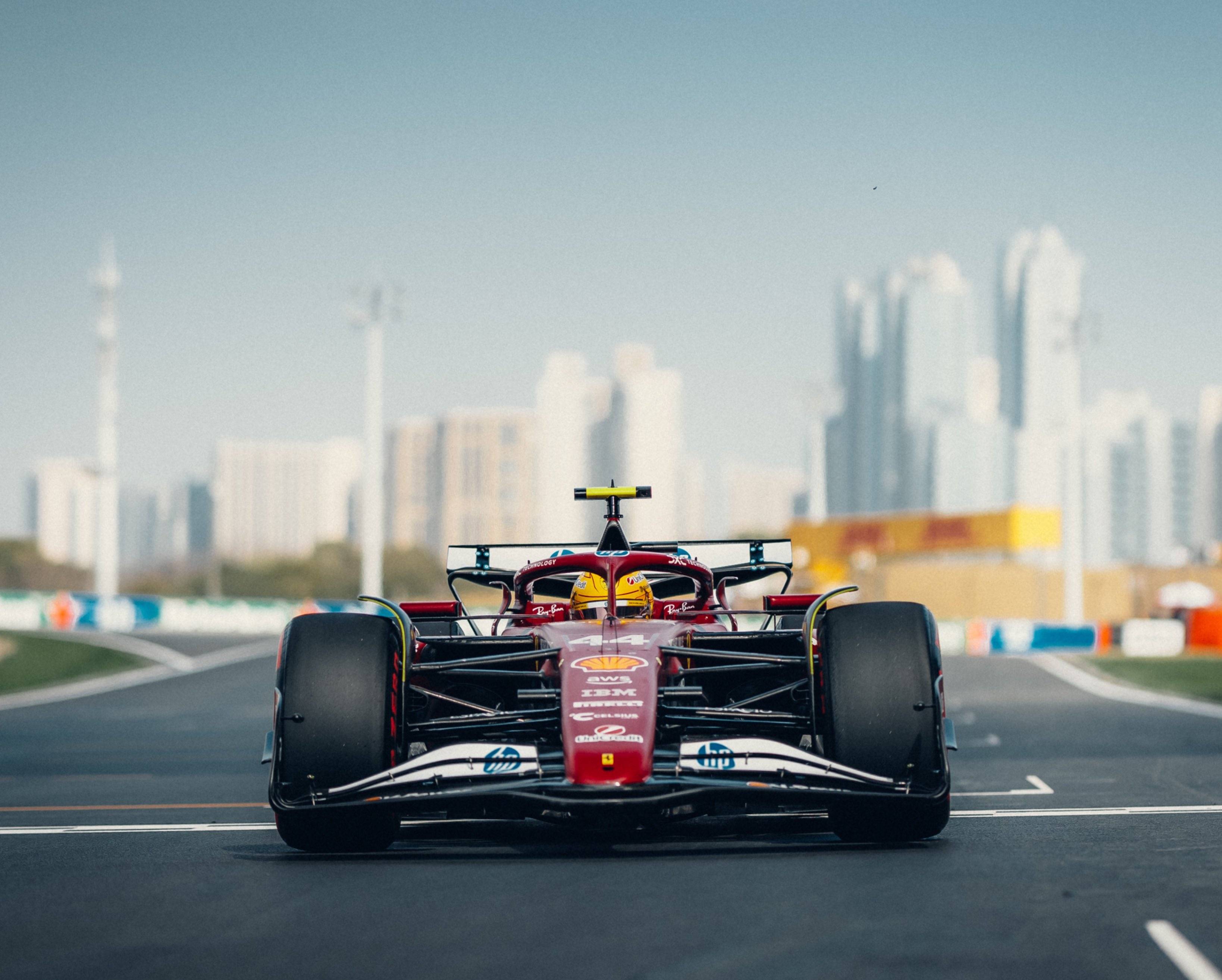 哈斯车队鏖战阿斯顿马丁,皮亚斯特里统治全场 哈斯车队鏖战阿斯顿马丁,皮亚斯特里统治全场