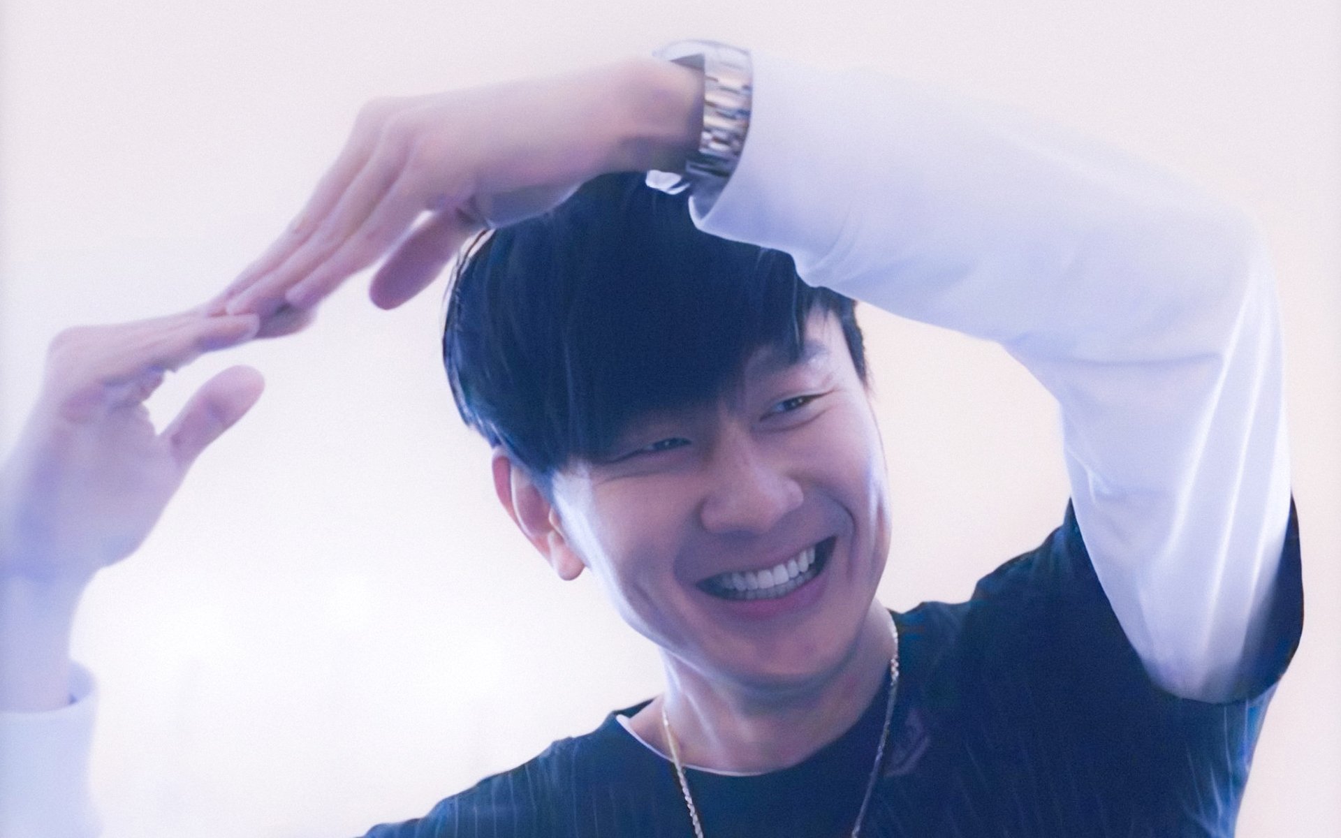 足球上帝开的跨界玩笑，厄瓜多尔争冠战，如何客场掀翻AC米兰，皮克竟是关键先生？