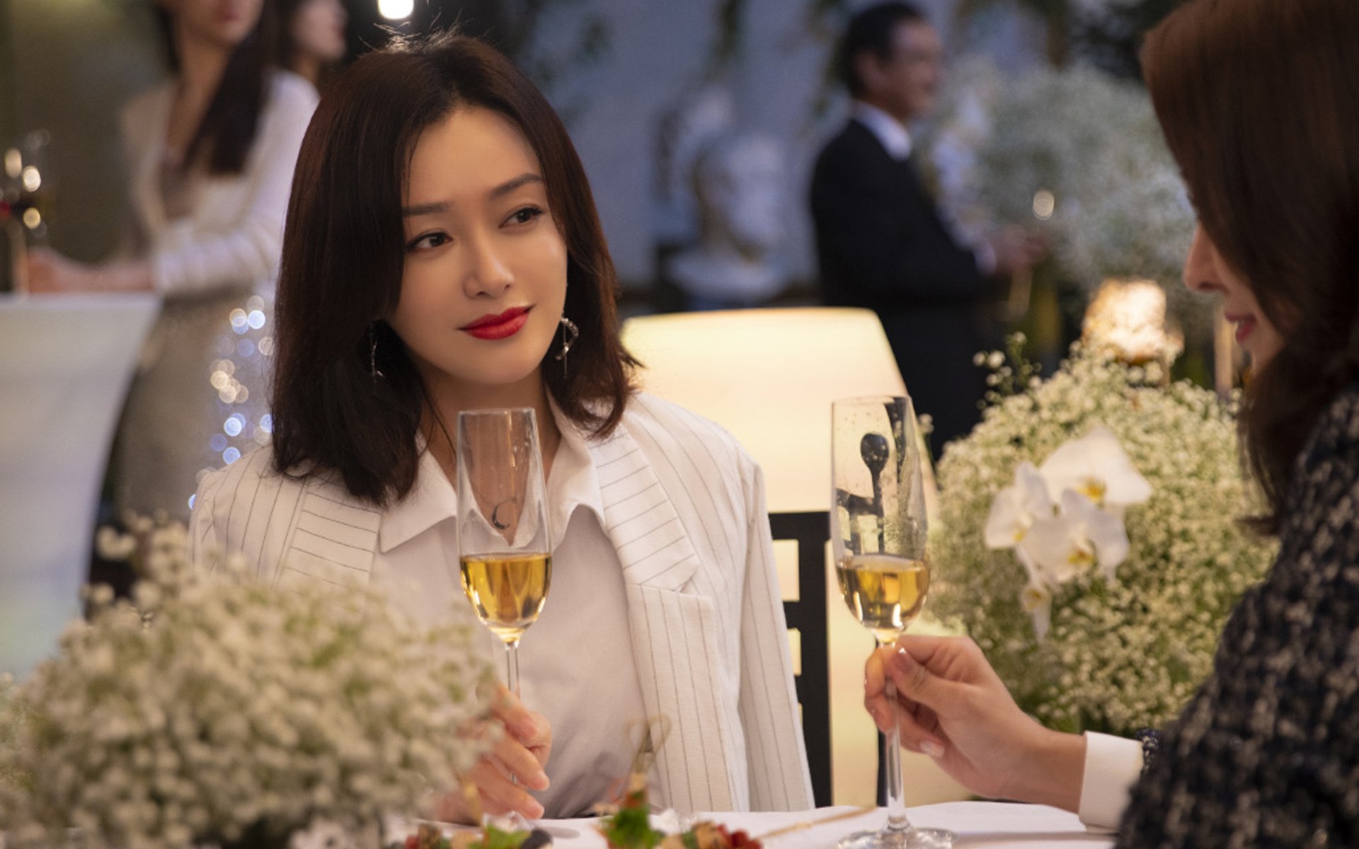 当北非雄狮遭遇伦敦炮火，友谊赛中的国家荣耀与斯通斯的自我救赎