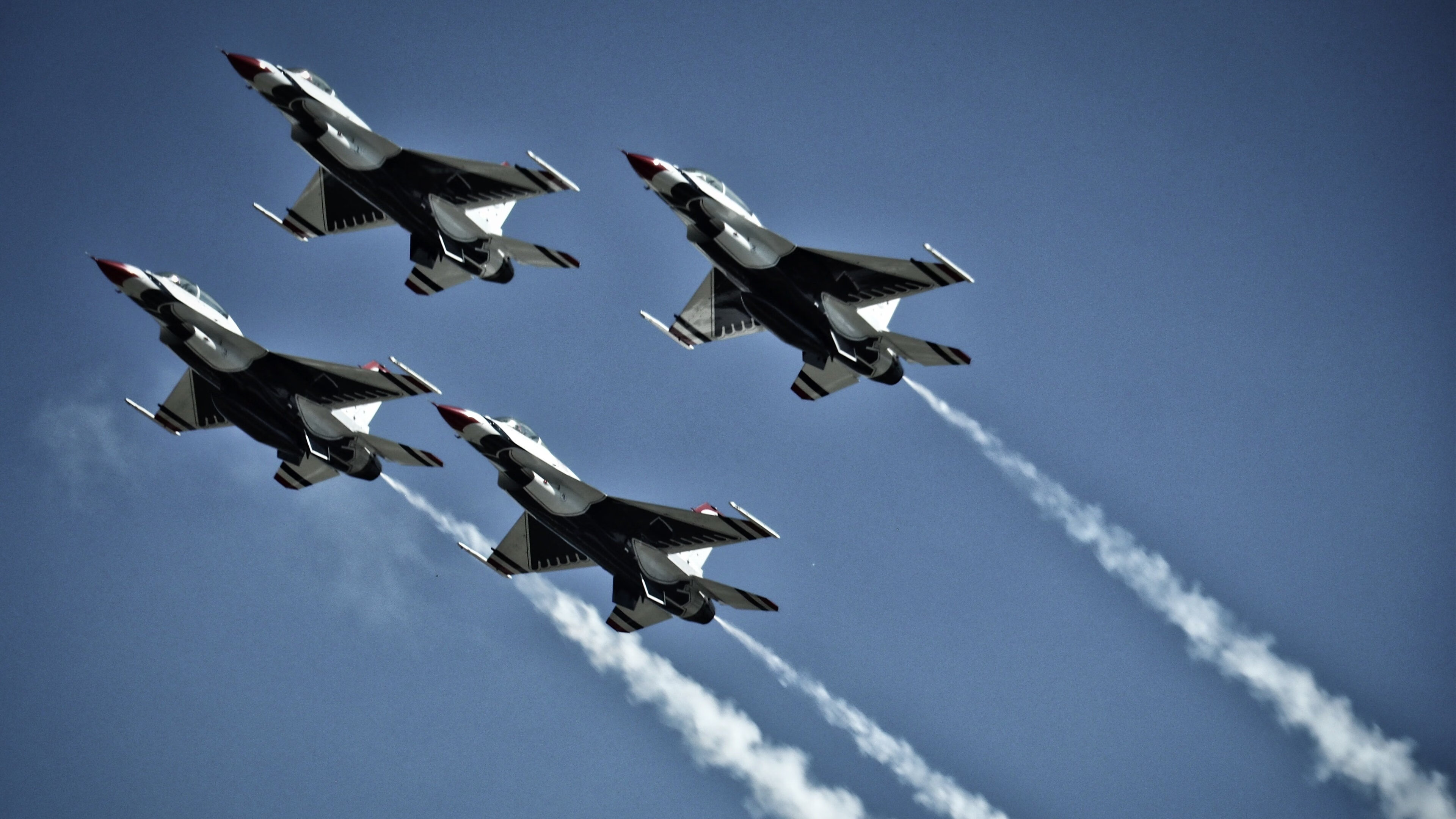 彩虹之国的节奏大师，当法比尼奥的鼓点引领南非踏平维苏威火山